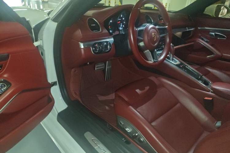 Used Porsche 718 2018 Cayman 2.0T Driver Seat