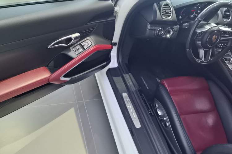 Used Porsche 718 2018 Cayman 2.0T Driver Seat