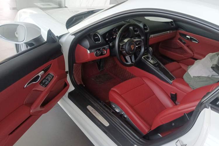 Used Porsche 718 2018 Cayman 2.0T Driver Seat