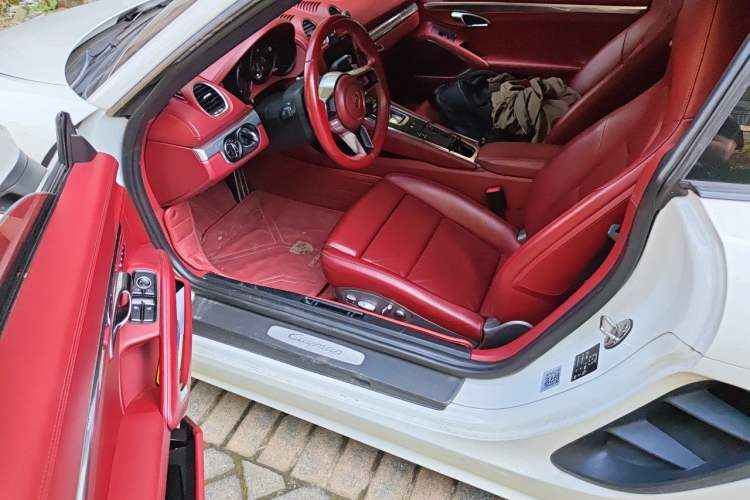 Used Porsche 718 2018 Cayman 2.0T Driver Seat