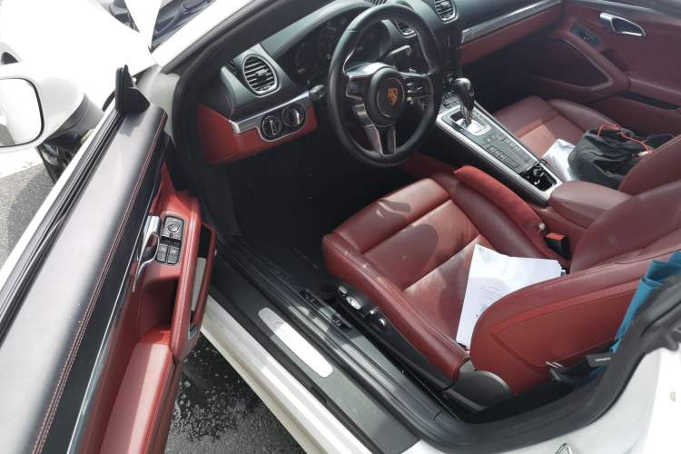 Used Porsche 718 2018 Cayman 2.0T Driver Seat