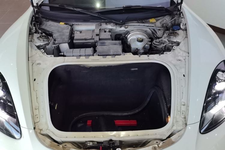 Used Porsche 718 2018 Cayman 2.0T Engine Bay