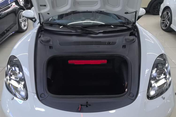 Used Porsche 718 2018 Cayman 2.0T Engine Bay