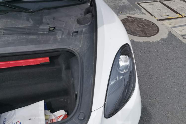 Used Porsche 718 2018 Cayman 2.0T Engine Bay Left