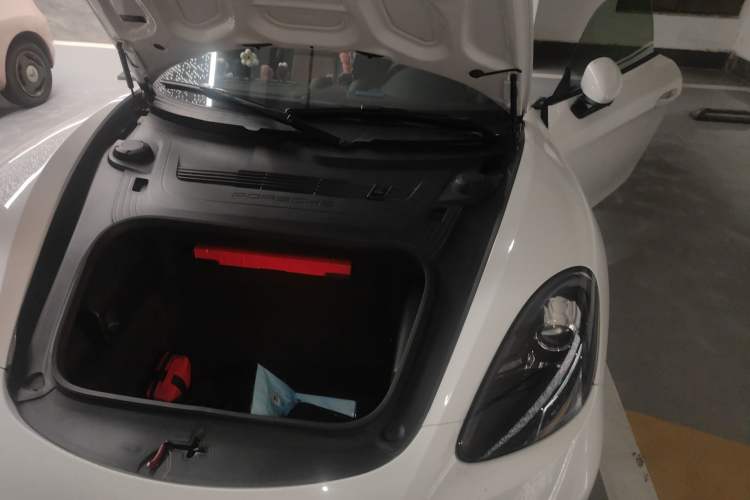 Used Porsche 718 2018 Cayman 2.0T Engine Bay Left