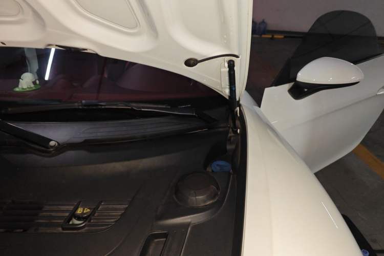 Used Porsche 718 2018 Boxster 2.0T Engine Bay Left
