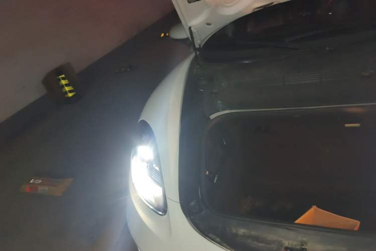 Used Porsche 718 2018 Cayman 2.0T Engine Bay Right