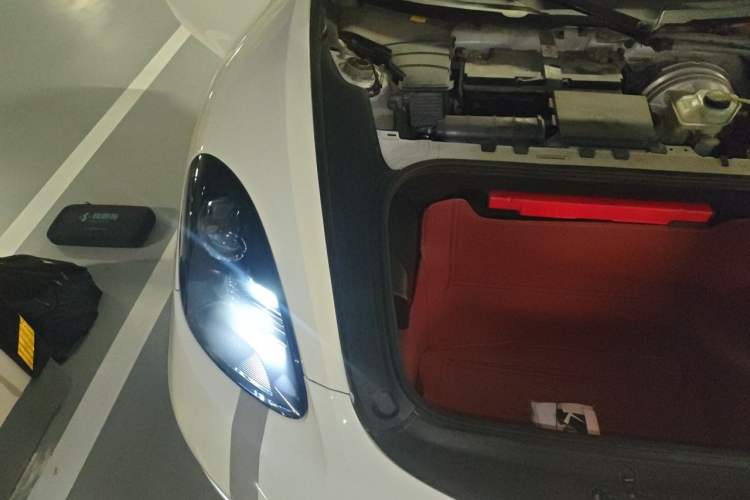 Used Porsche 718 2018 Cayman 2.0T Engine Bay Right