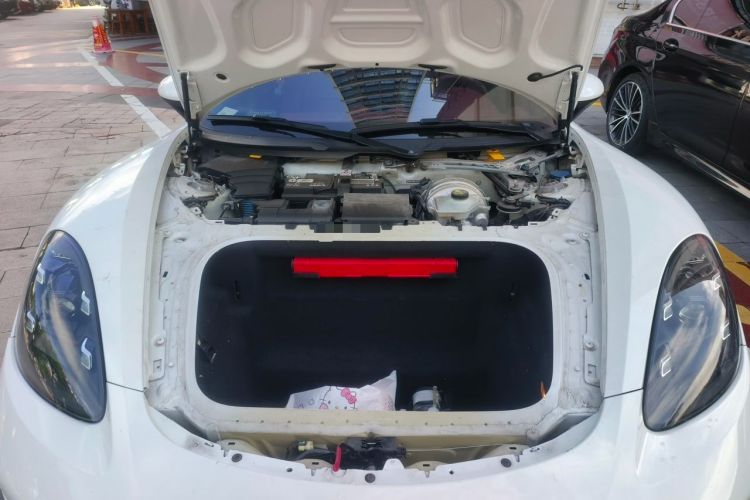 Used Porsche 718 2018 Cayman 2.0T Engine Bay