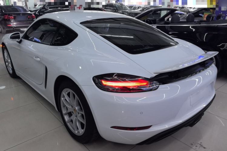 Used Porsche 718 2018 Cayman 2.0T Exterior 2