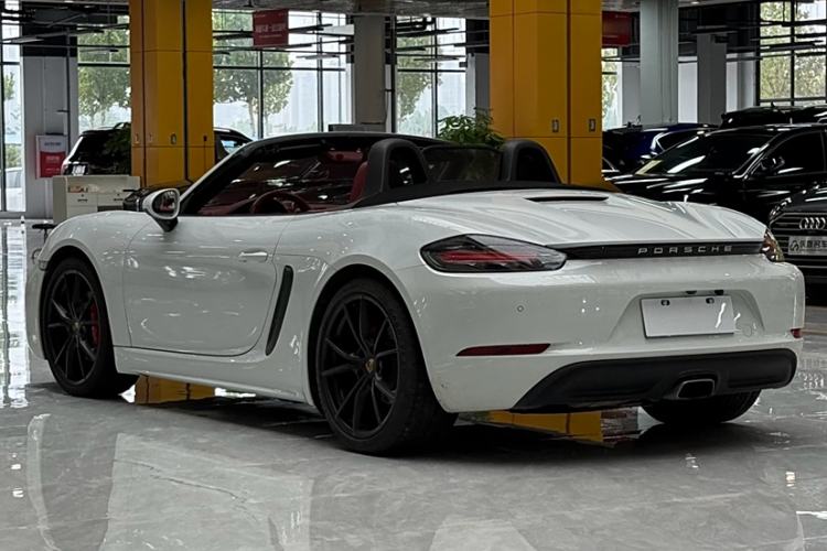Used Porsche 718 2018 Boxster 2.0T Exterior 2