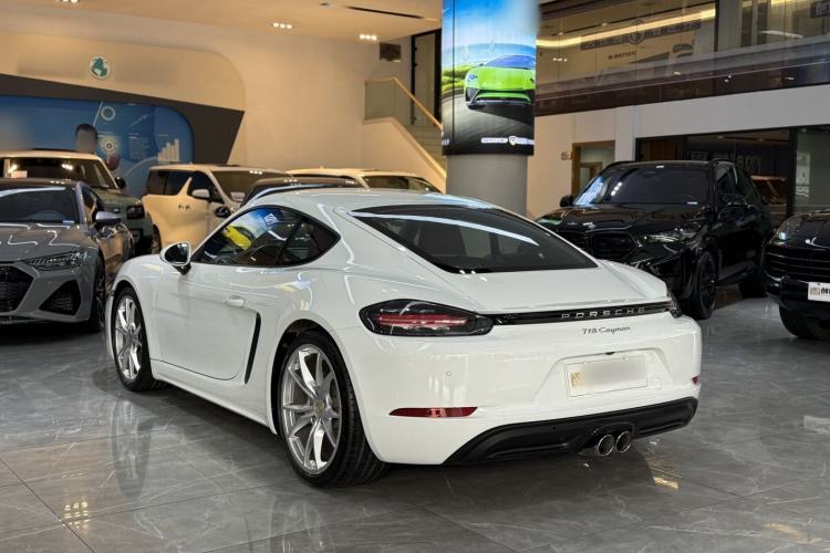 Used Porsche 718 2018 Cayman 2.0T Exterior 2