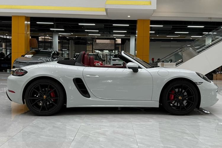 Used Porsche 718 2018 Boxster 2.0T Exterior 3