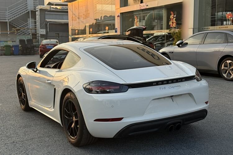 Used Porsche 718 2018 Cayman 2.0T Exterior 3