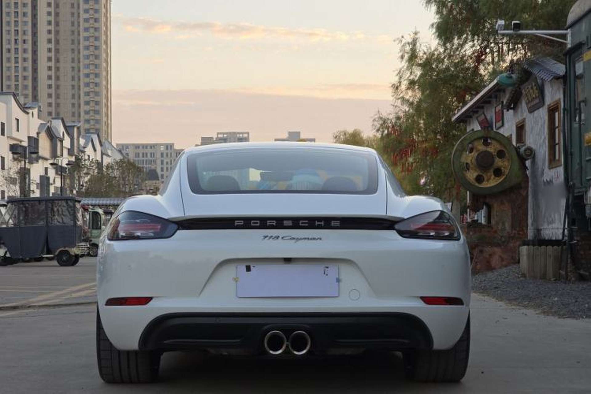 Used Porsche 718 2018 Cayman 2.0T Exterior 4