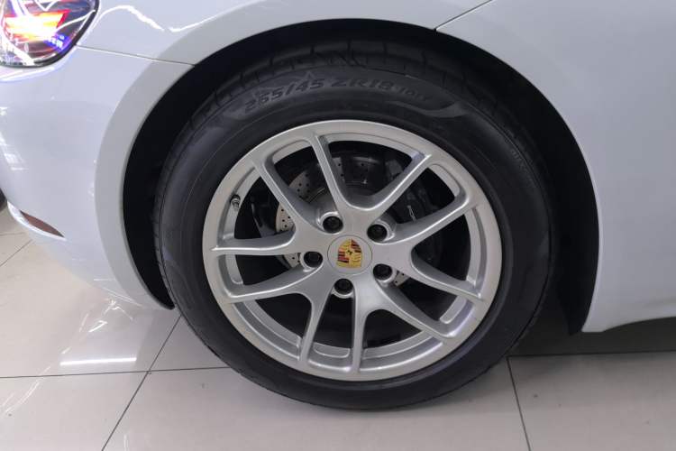 Used Porsche 718 2018 Cayman 2.0T Exterior 5