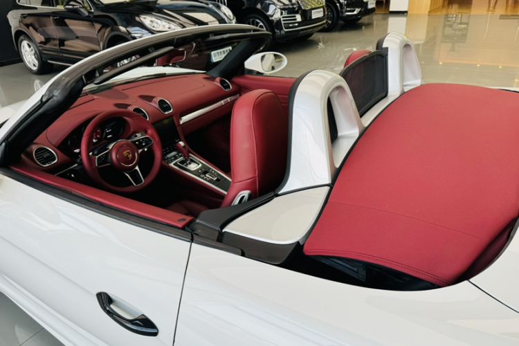 Used Porsche 718 2018 Boxster 2.0T Exterior 5