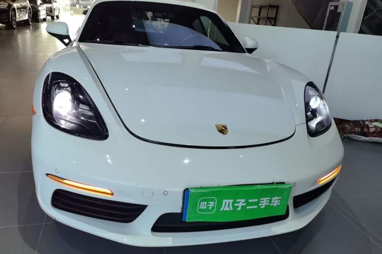 Used Porsche 718 2018 Cayman 2.0T Front