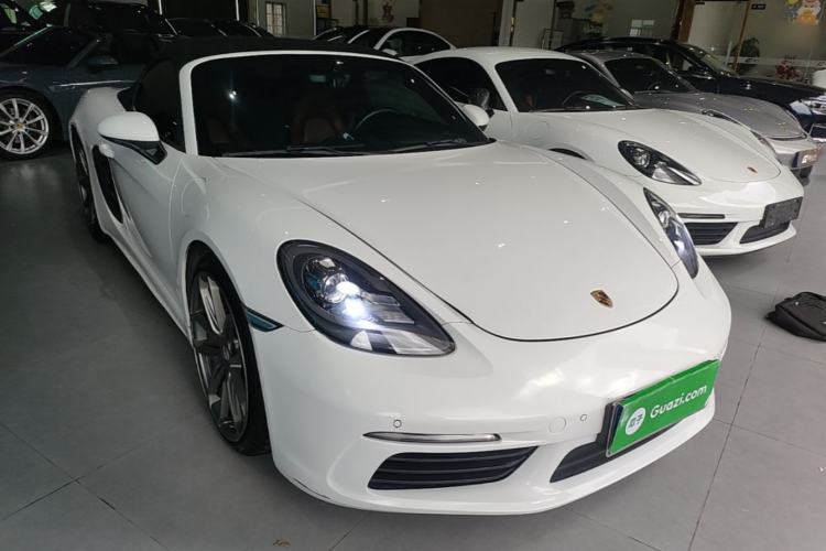 Used Porsche 718 2018 Boxster 2.0T Front Right 45 Deg