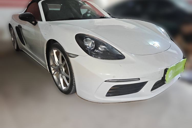 Used Porsche 718 2018 Boxster 2.0T Front Right 45 Deg