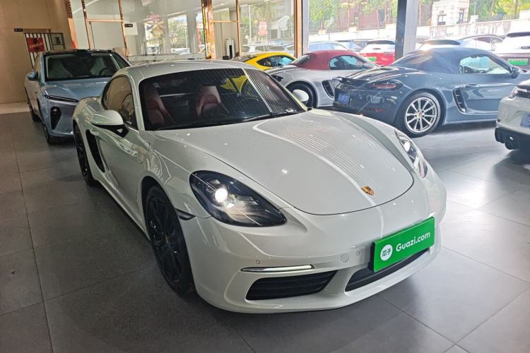 Used Porsche 718 2018 Cayman 2.0T Front Right 45 Deg