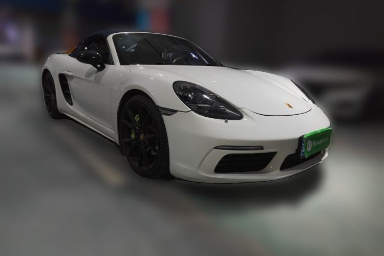 Used Porsche 718 2018 Boxster 2.0T Front Right 45 Deg