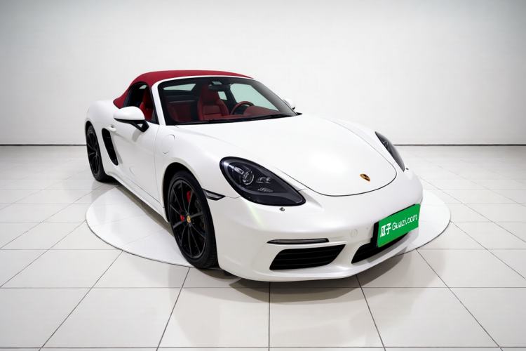 Used Porsche 718 2018 Boxster 2.0T Front Right 45 Deg