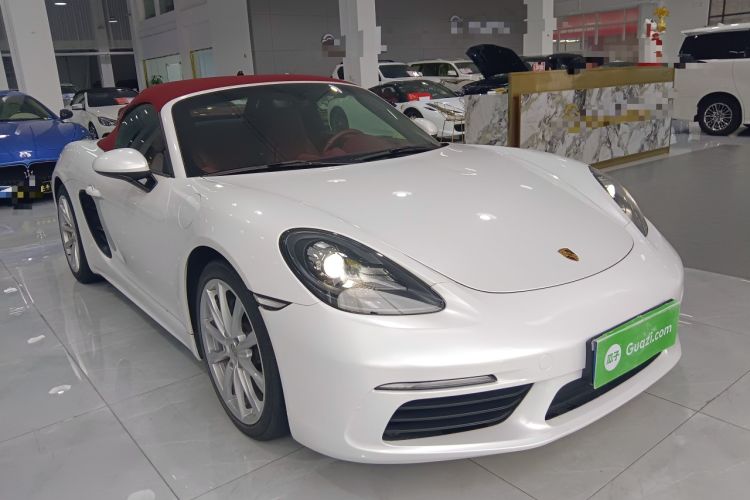 Used Porsche 718 2018 Boxster 2.0T Front Right 45 Deg