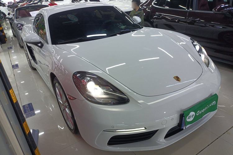 Used Porsche 718 2018 Cayman 2.0T Front Right 45 Deg