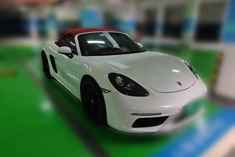 Used Porsche 718 2018 Boxster 2.0T Front Right 45 Deg