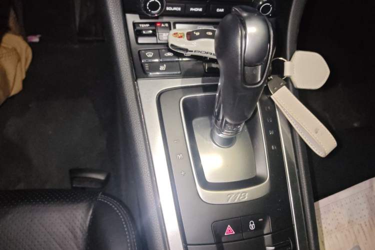 Used Porsche 718 2018 Cayman 2.0T Gear Lever