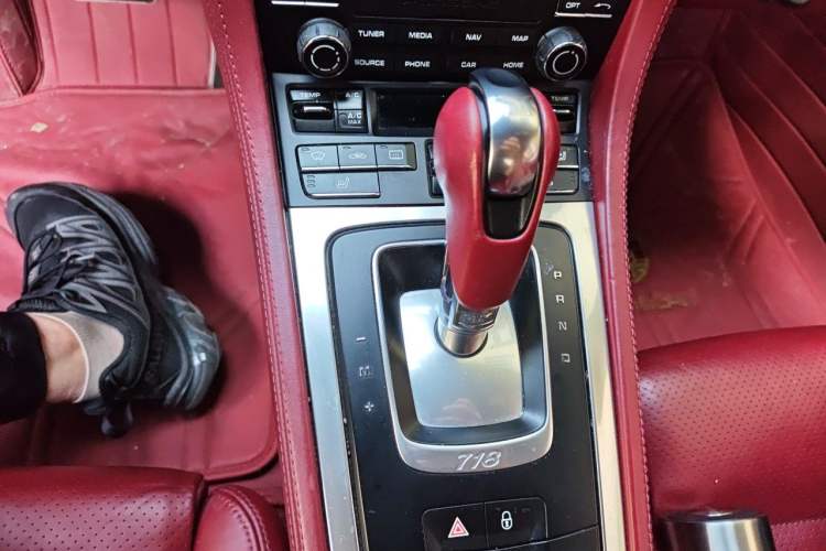 Used Porsche 718 2018 Cayman 2.0T Gear Lever