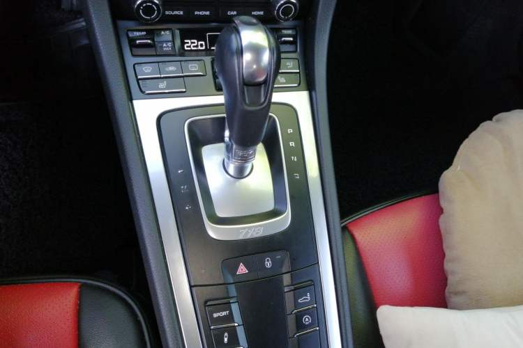 Used Porsche 718 2018 Cayman 2.0T Gear Lever