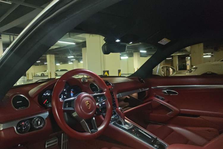 Used Porsche 718 2018 Cayman 2.0T Headliner