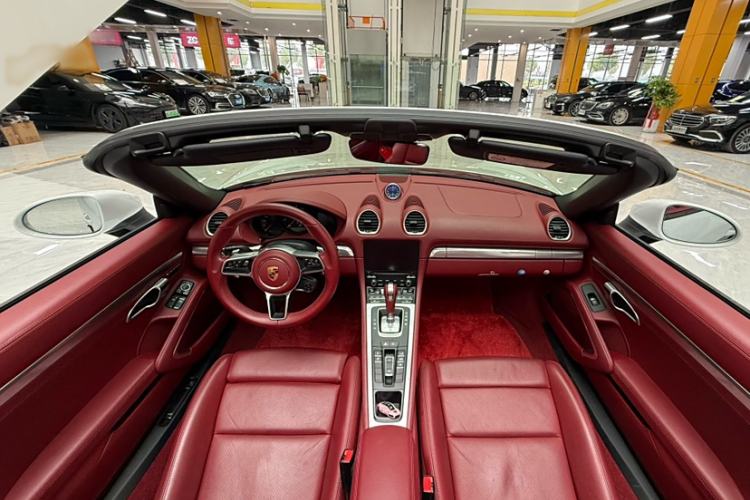Used Porsche 718 2018 Boxster 2.0T Interior 1