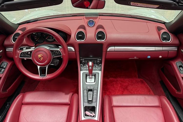 Used Porsche 718 2018 Boxster 2.0T Interior 2