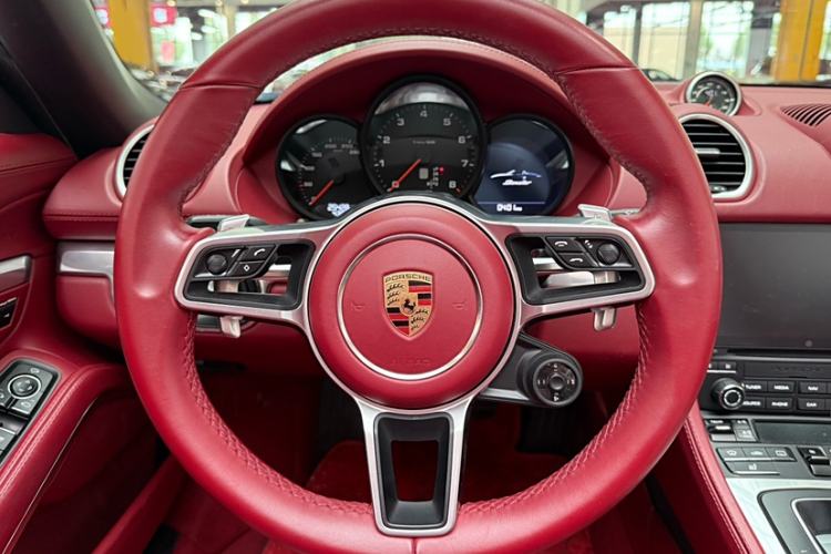 Used Porsche 718 2018 Boxster 2.0T Interior 3