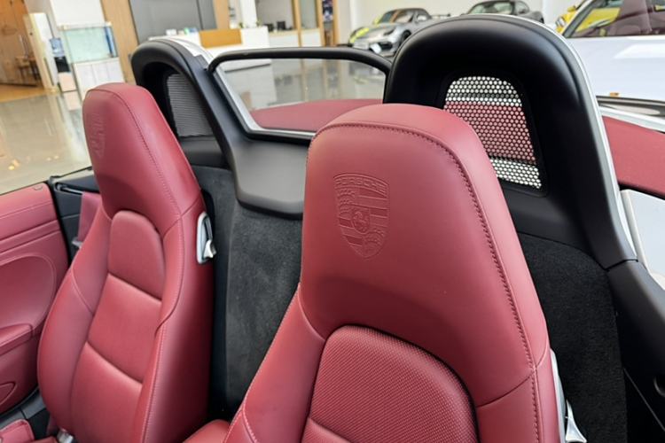 Used Porsche 718 2018 Boxster 2.0T Interior 3