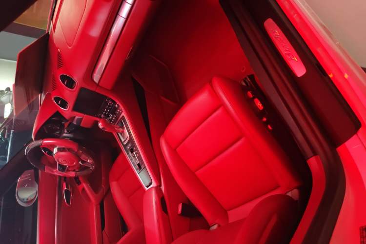 Used Porsche 718 2018 Boxster 2.0T Interior 4