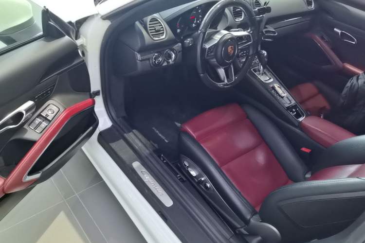 Used Porsche 718 2018 Cayman 2.0T Left Front Seat
