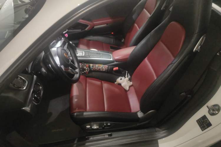 Used Porsche 718 2018 Cayman 2.0T Left Front Seat