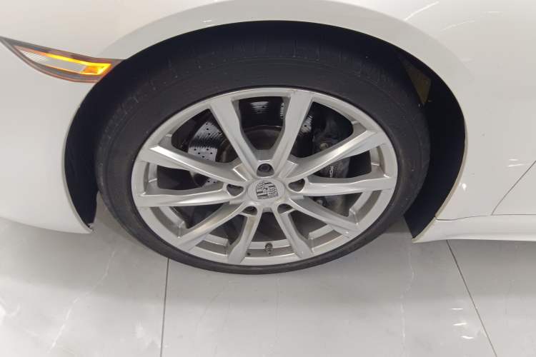 Used Porsche 718 2018 Boxster 2.0T Left Front Wheel Hub