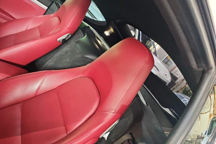 Used Porsche 718 2018 Cayman 2.0T Left Rear Seat