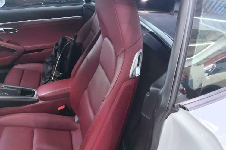 Used Porsche 718 2018 Cayman 2.0T Left Rear Seat