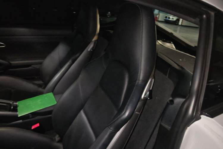 Used Porsche 718 2018 Cayman 2.0T Left Rear Seat
