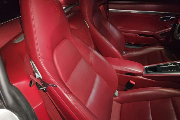 Used Porsche 718 2018 Cayman 2.0T Left Rear Seat