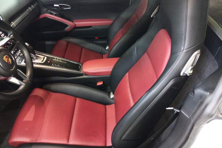 Used Porsche 718 2018 Cayman 2.0T Left Rear Seat