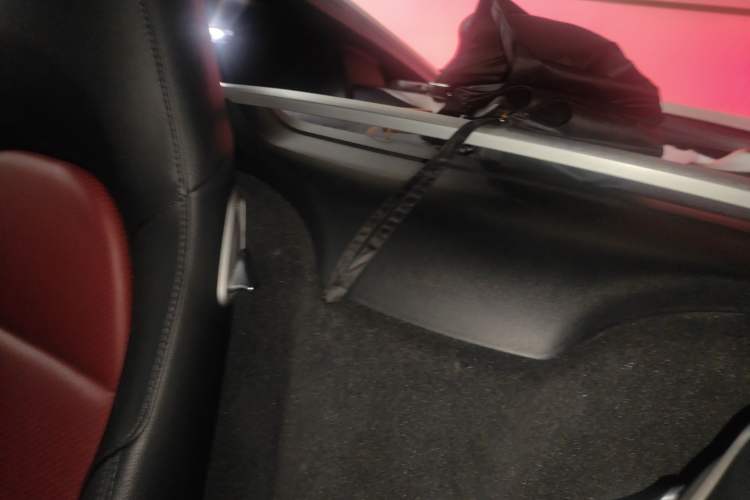 Used Porsche 718 2018 Cayman 2.0T Left Rear Seat