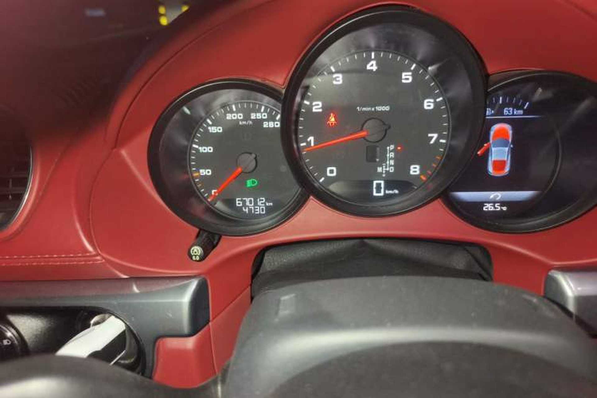 Used Porsche 718 2018 Cayman 2.0T Odometer Close Up
