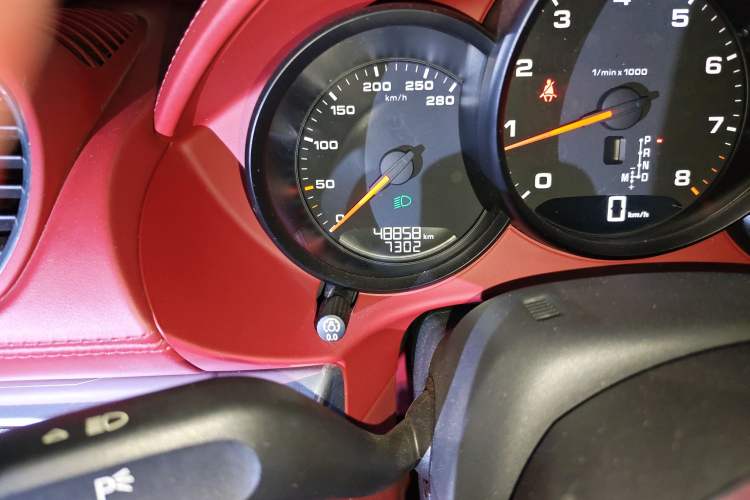 Used Porsche 718 2018 Cayman 2.0T Odometer Close Up